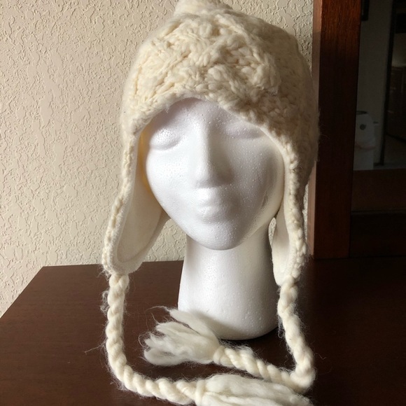 Join the $5 Clear My Closet Sale American Eagle warm beanie hat - knit style - Picture 5 of 5